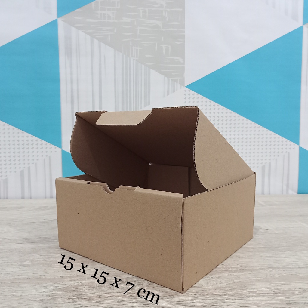 

Kardus 15 x 15 x 7 cm....Die Cut kotak aksesoris dll