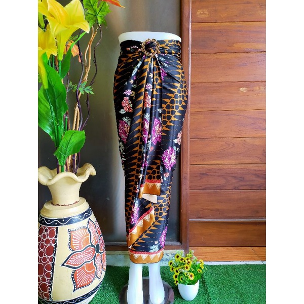 WM>ROK LILIT GESPER/ROK SERUT / ROK COUPLE /ROK KONDANGAN-Kembang sepatu hitam