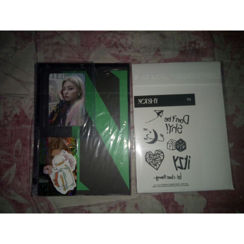 Album ITZY Not Shy Versi B (Hijau) Unsealed
