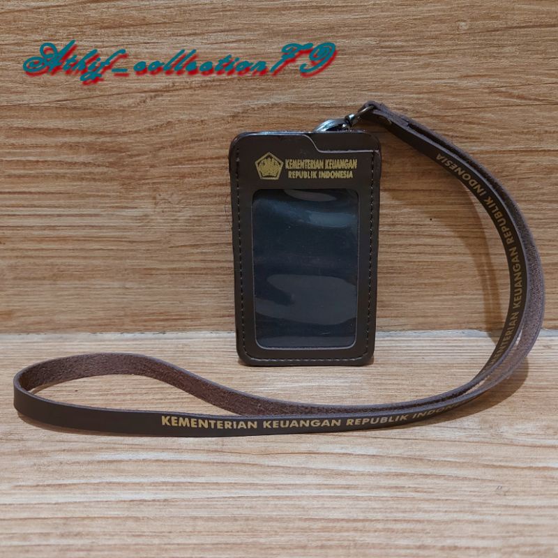 

Tempat Id Card Kementerian Keuangan Holder Id Card Kulit Kemenkeu Kalung