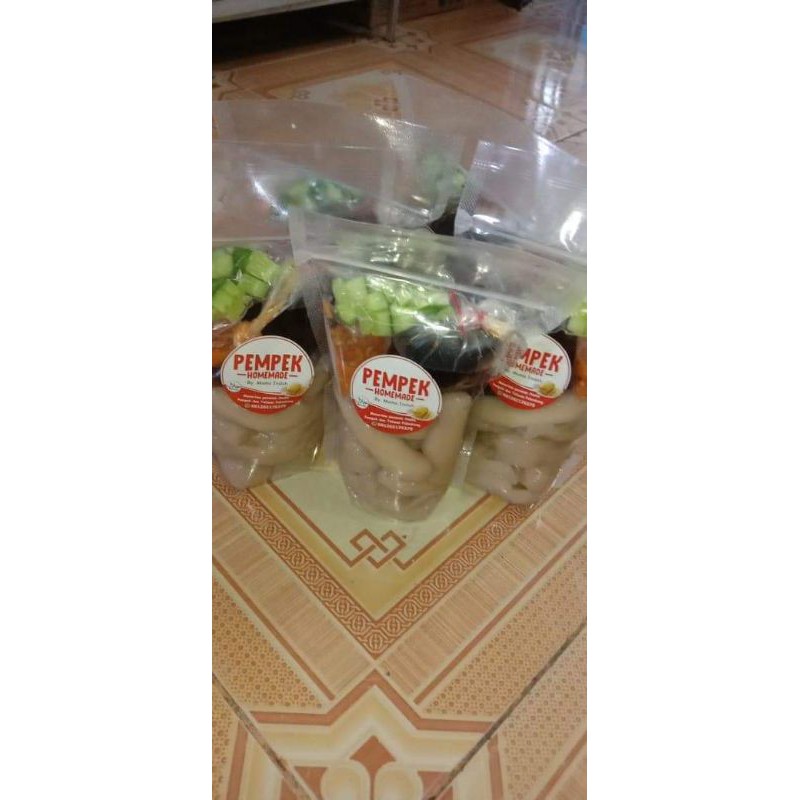 

PEMPEK PALEMBANG SIAP MAKAN