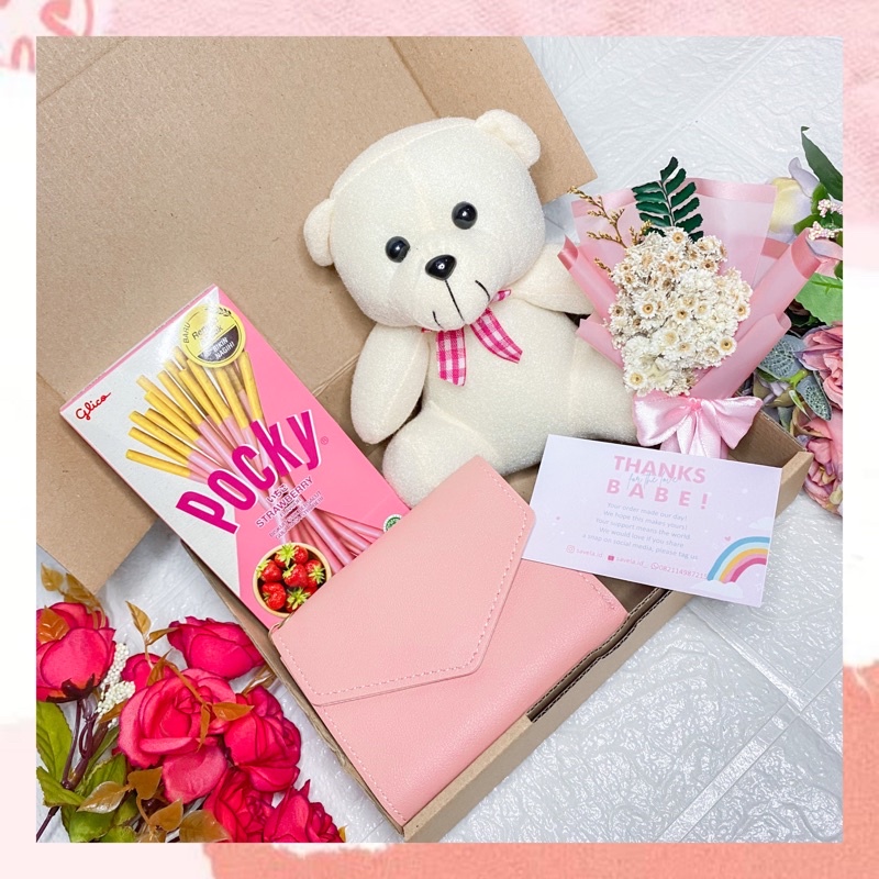 Gift Box / Hampers Ulang Tahun Wisuda Pocky Boneka Beruang dan Buket Mini