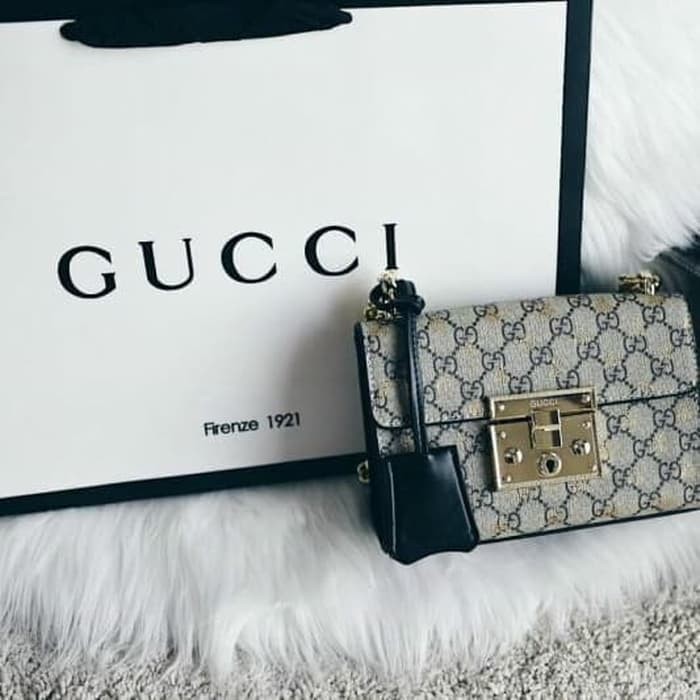 small gg marmont matelassé shoulder bag