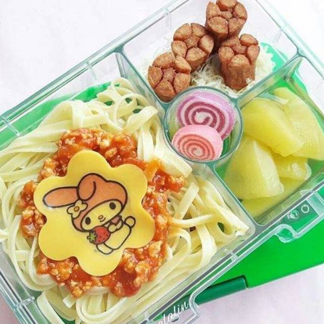 

AMAN DIMAKAN Edible/ Rice Paper/stiker nasi/hiasan bento/edibel/stikernasi bentoTema SANRIO