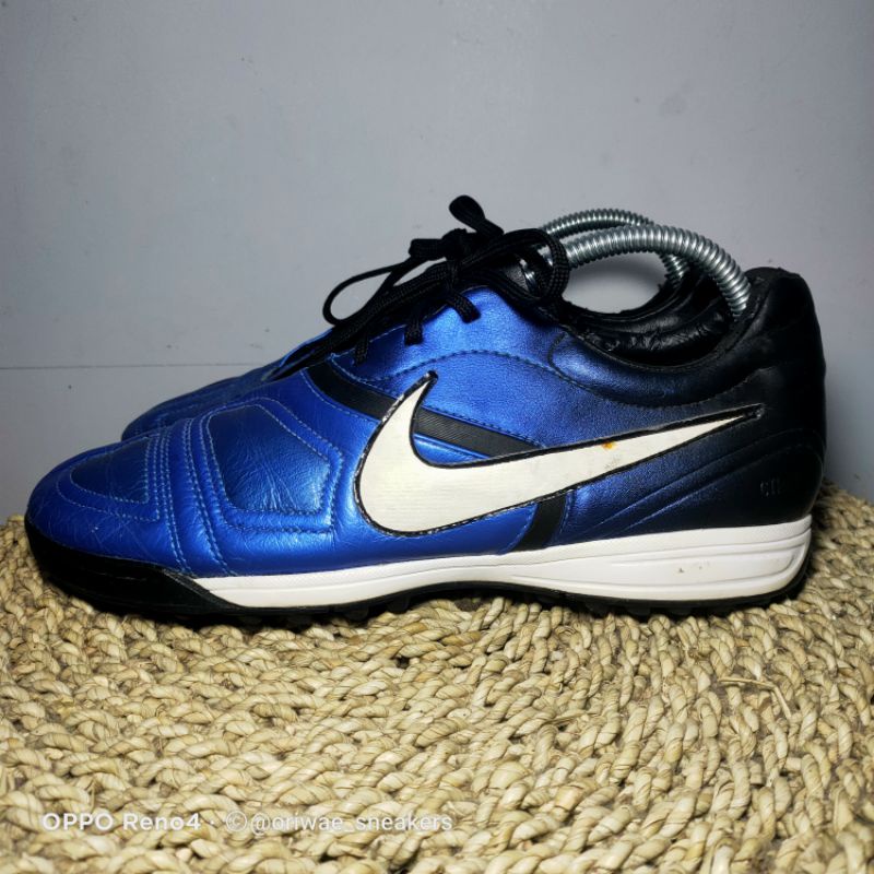 Sepatu Sneakers Bekas Second -- Nike CRT 360 sepatu futsal