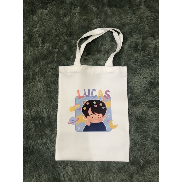 Tote Bag Cute dan Simple Bergambar Member WayV / SM Entertaiment