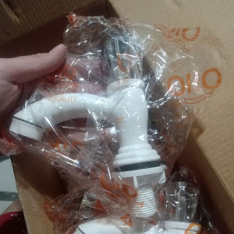 Kran wastafel plastik