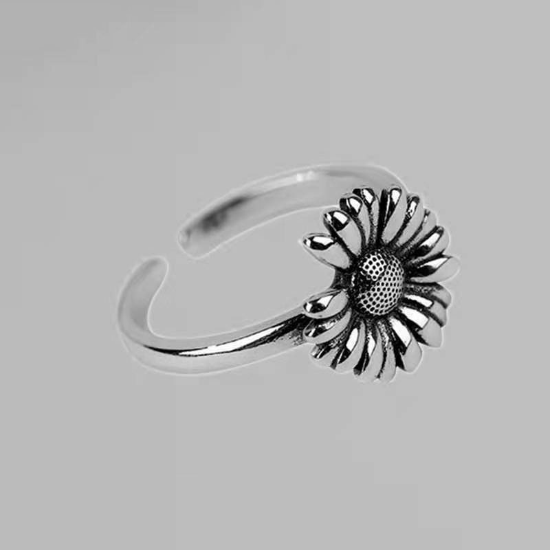 Cincin Desain daisy Kecil Gaya Retro Untuk Wanita