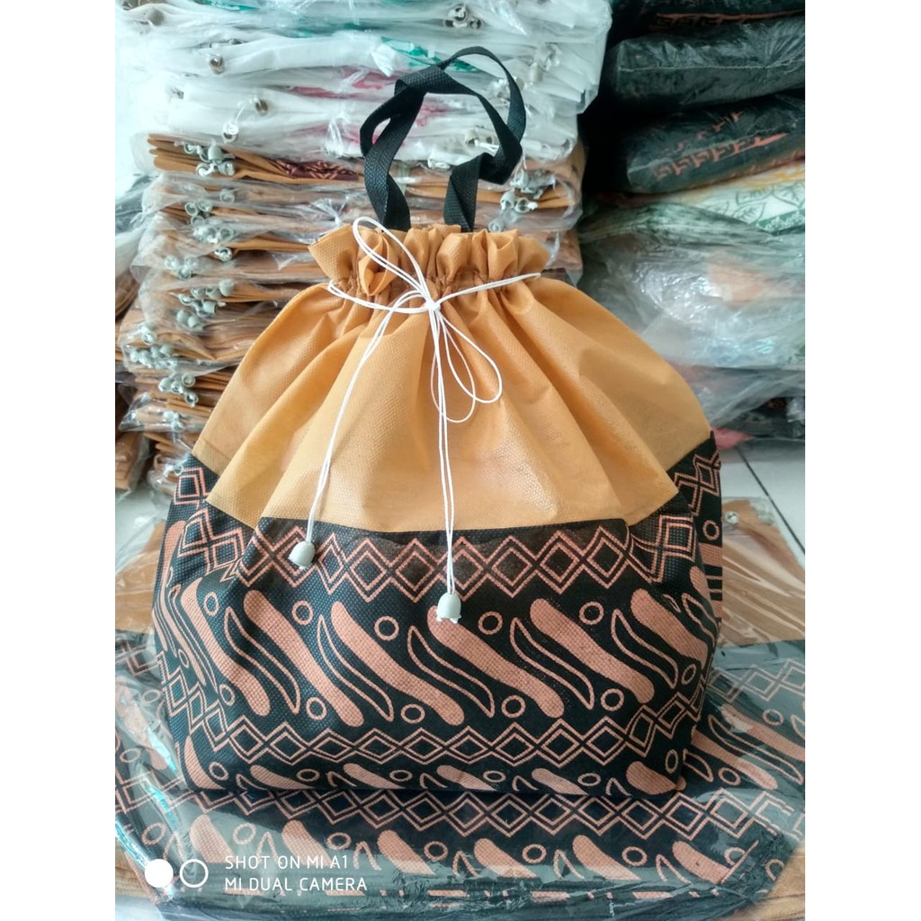 Tas hajatan serut motif batik uk. 22