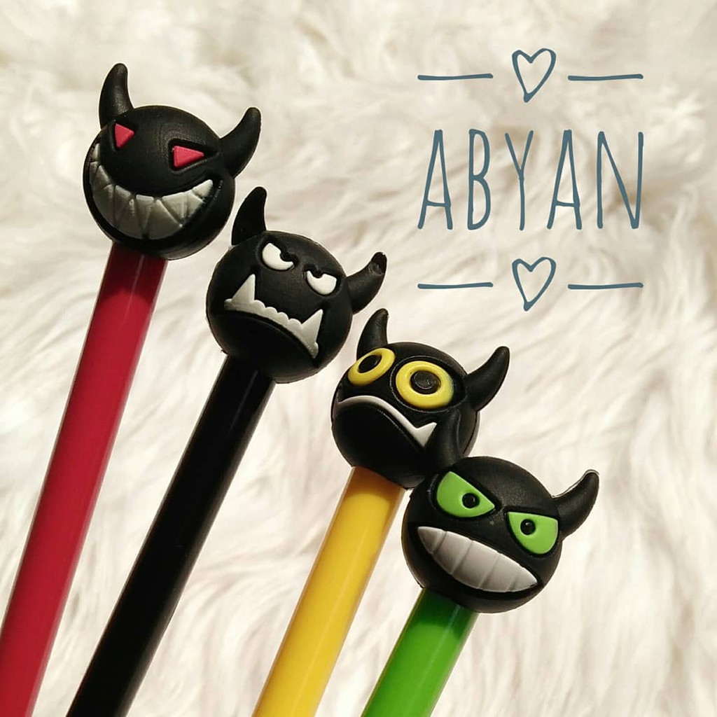 

Pulpen Gel Karakter Karet Kepala Devil Lucu Murah Tinta Hitam Ukuran 0.38mm