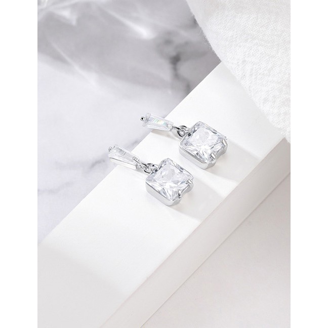 LRC Anting Tusuk Fashion Silver Color Diamond Decorated Square Shape Earrings