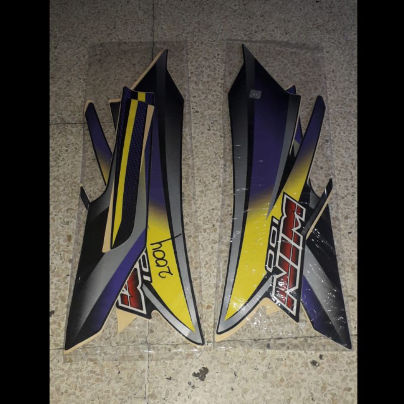 striping standar Honda win 2004