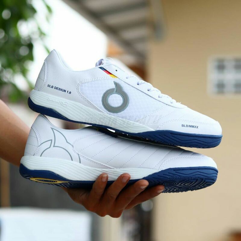 SEPATU FUTSAL ORTUSEIGHT JOGOSALA GRAFFITY BLB 1.0 - WHITE/VORTEX BLUE