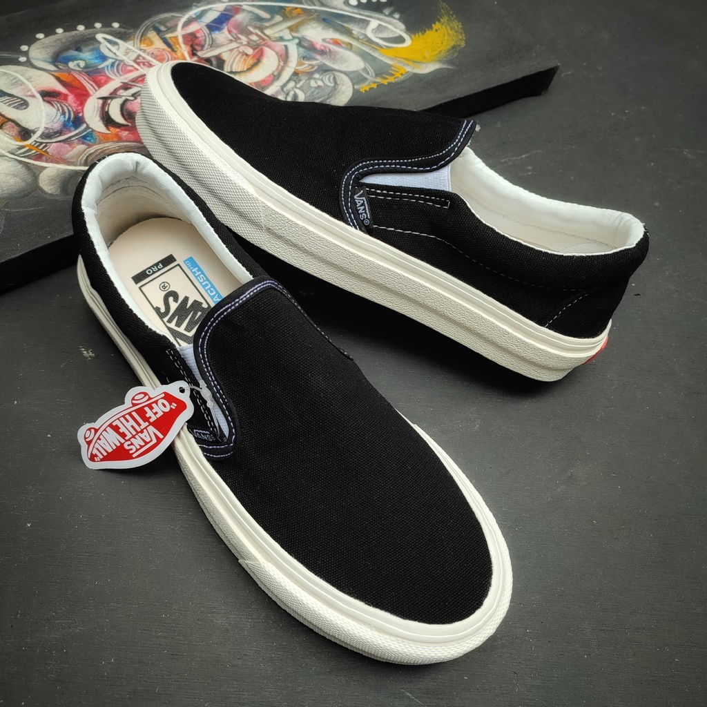 PROMO Sepatu Slip On Warna Hitam untuk Pria dan Wanita | Vans Slip On Classic All Black Premium TOP Quality Beda dan Berkelas