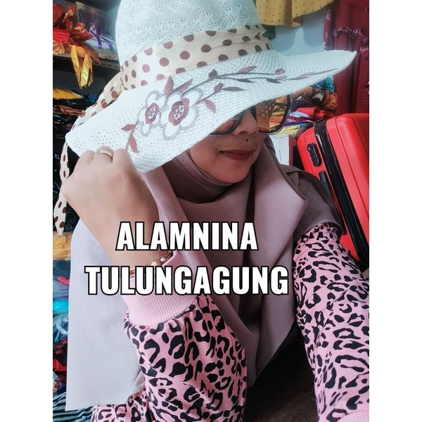 topi pantai