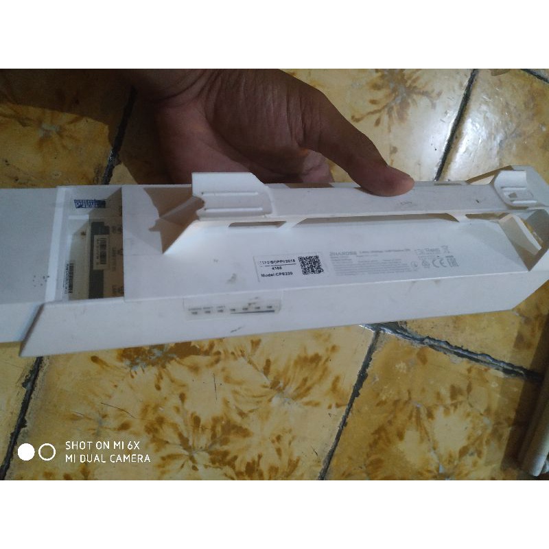 Router Outdoor Tp-Link CPE 220 Bekas