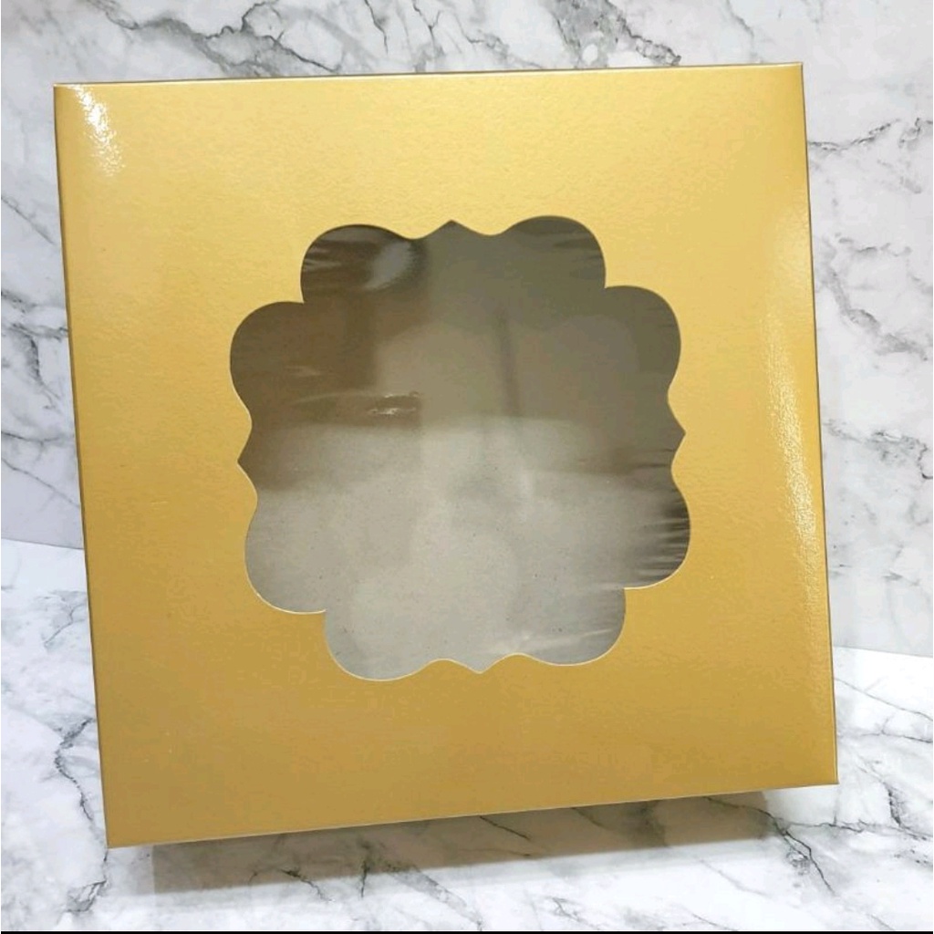 

Dus Emas Gold ekonomis mewah 22 x 22 x 7.5cm - SALE REJECT LAYAK PAKAI