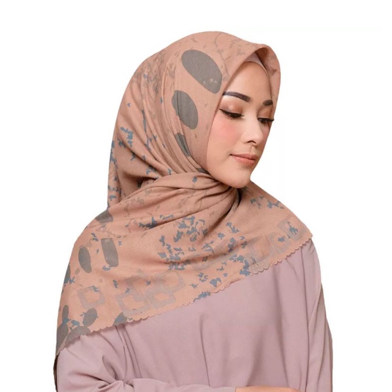 ZM Zaskia Mecca  Paola Coral Hijab Segiempat