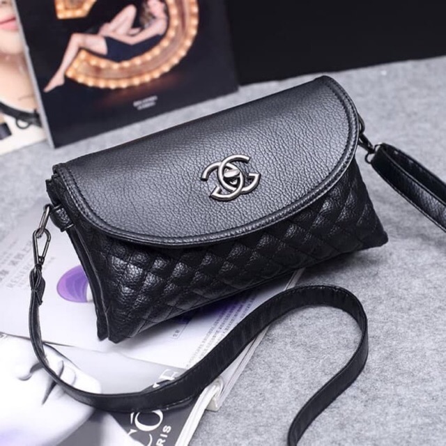 tas selempang clutch dompet plisket wanita hitam resleting belakang