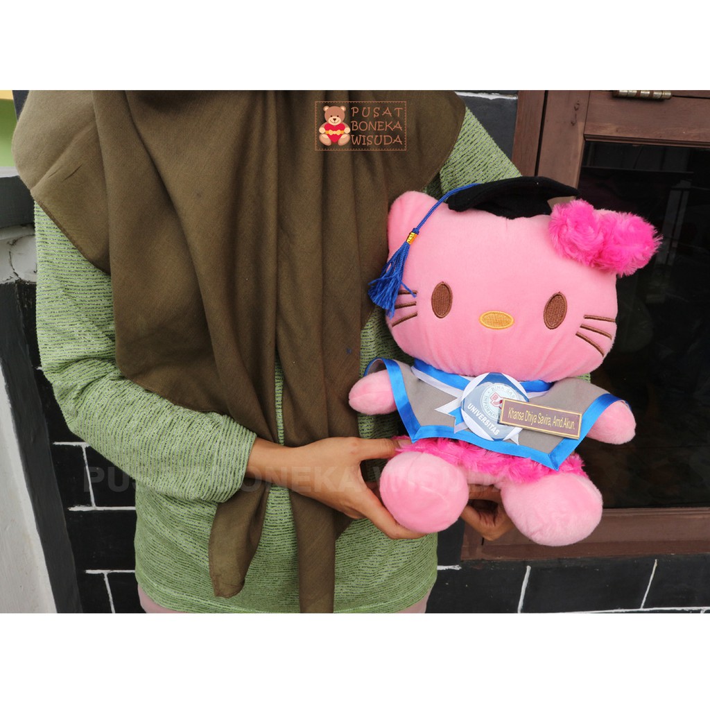 Boneka Wisuda Hello Kitty Hadiah Kado Graduation HK Kampus Custom Nama Gratis Helo Kity Lucu Ultah