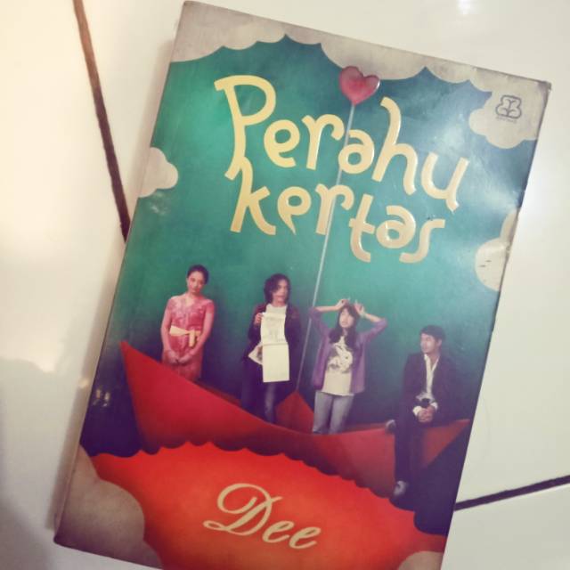 Novel perahu kebekas / preloved novel perahu kertasrtas / novel perahu kertas