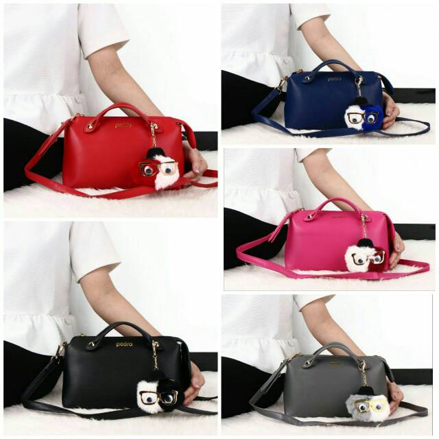 Pedro Chase Shoulderbags 2266
Quality : Semipremium Authentic
Ukuran : 23x13x8
Bahan  : PU Leather