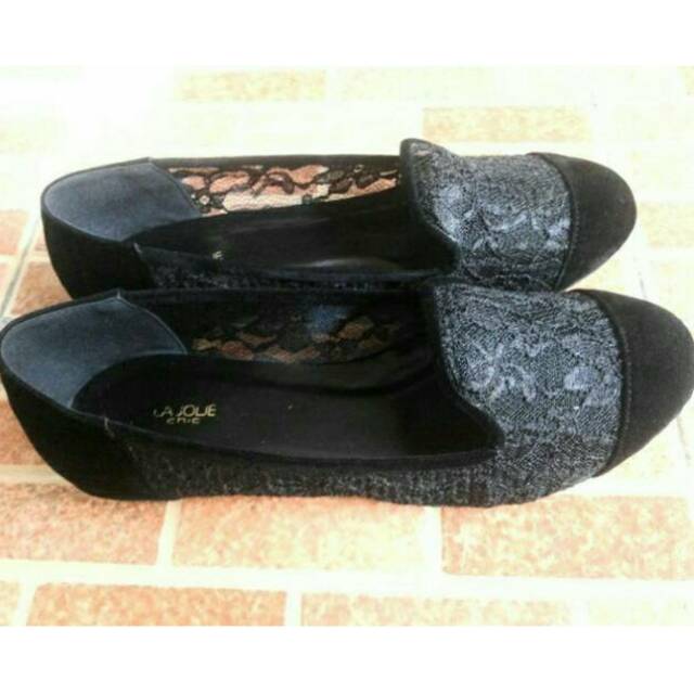 Flat Brokat Hitam