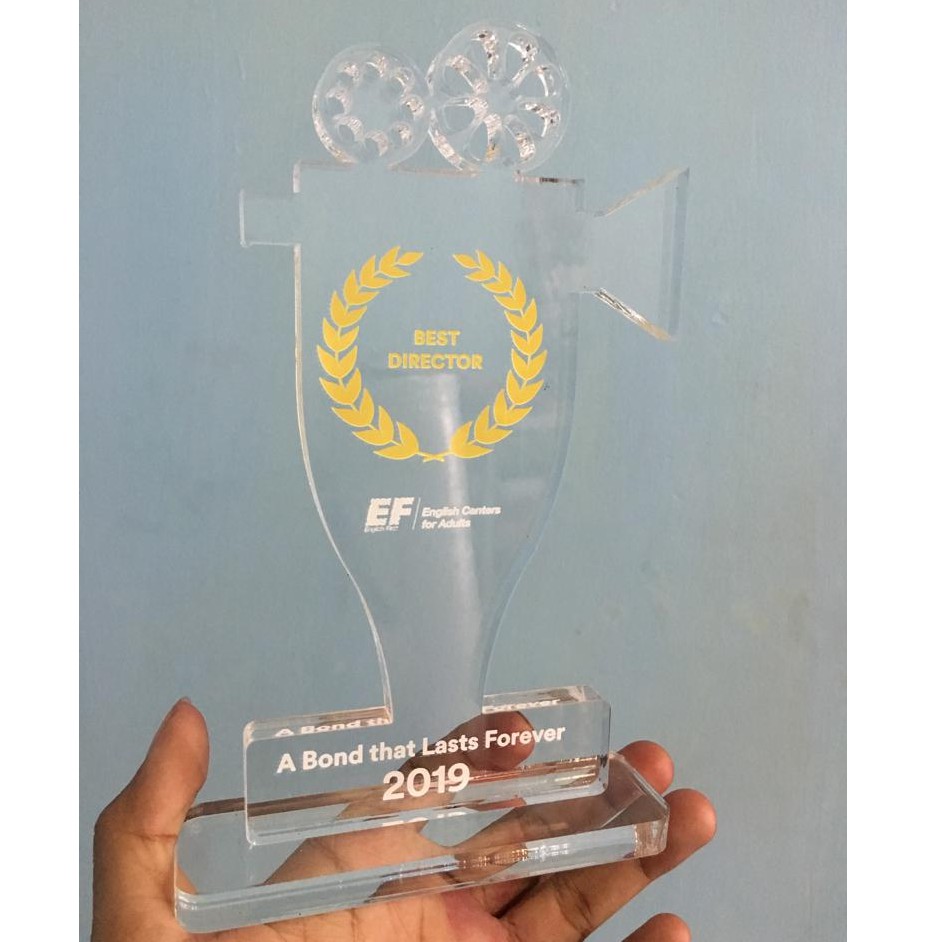 

PLAKAT AKRILIK MURAH / HADIAH COSTUM