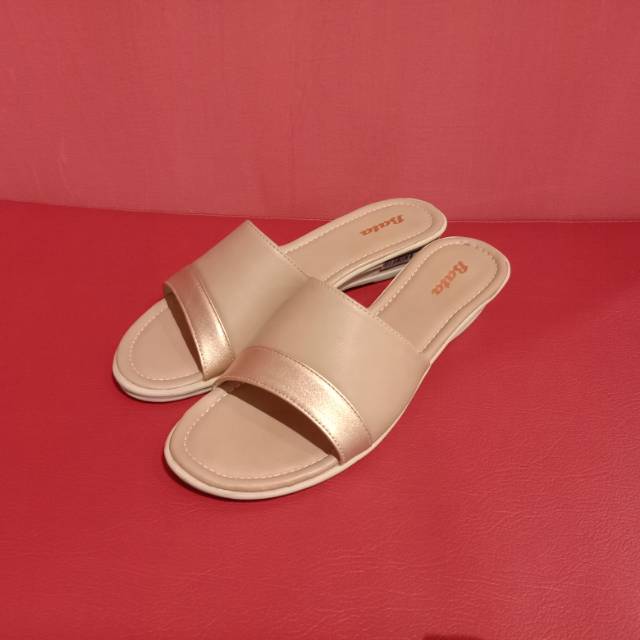 Slip Sandal Cewek by Bata
