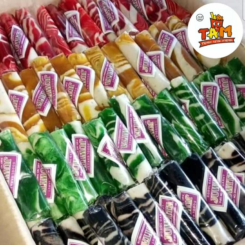 

Dodol Garut Warna Pelangi Manis Legit Kenyal 500 Gram - Tam Snack