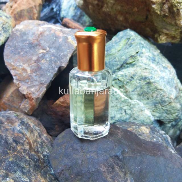 Minyak wangi cendana asli