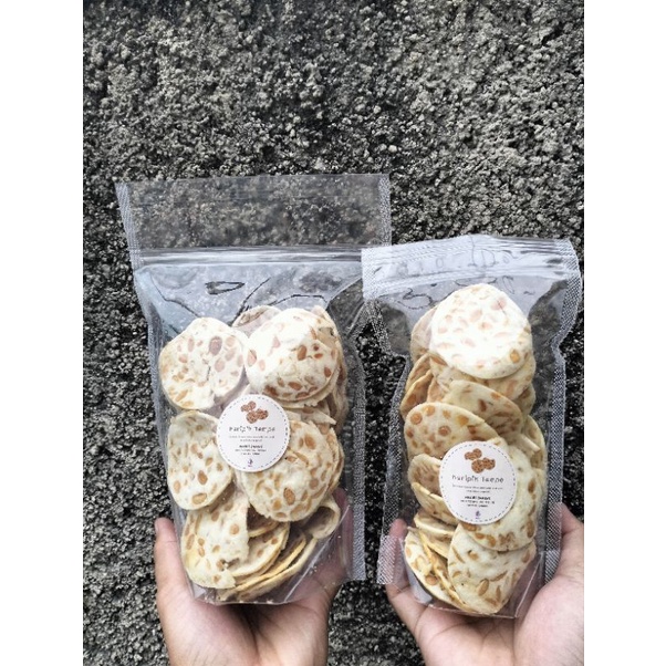 

KERIPIK tempe sagu gurih renyah enak aneka rasa beli 10 FREE 1pcs