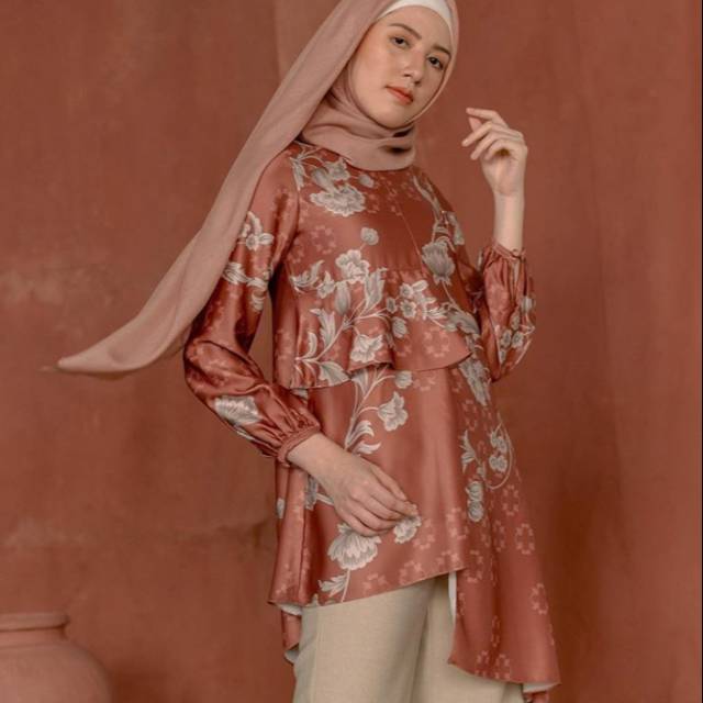 Wearing klamby cendana tunik