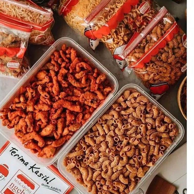 

MAKARONI NGEHE KEMASAN TOPLES YnB /Diskon Cuci Gudang