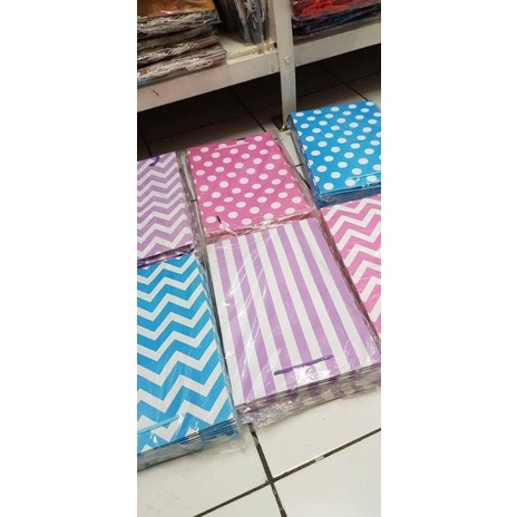 

(TERLARIS) Paperbag/ Bungkus Kado/ Goodie Bag Motif/ Tas Souvenir Ultah