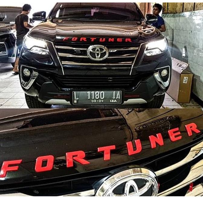 Gambar Wallpaper Mobil Fortuner