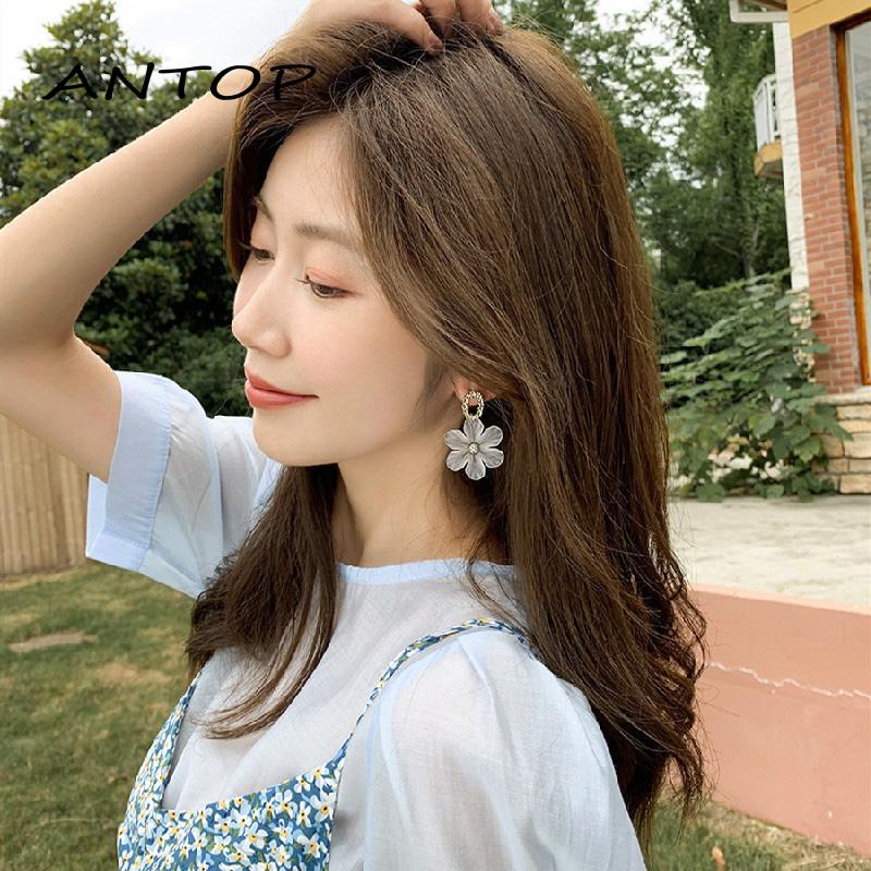 Anting Tusuk Bentuk Bunga Bahan S925 Silver Untuk Wanita