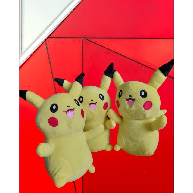 Boneka lucu  POKEMON PIKACHU.....(( tinggi 30 cm ))