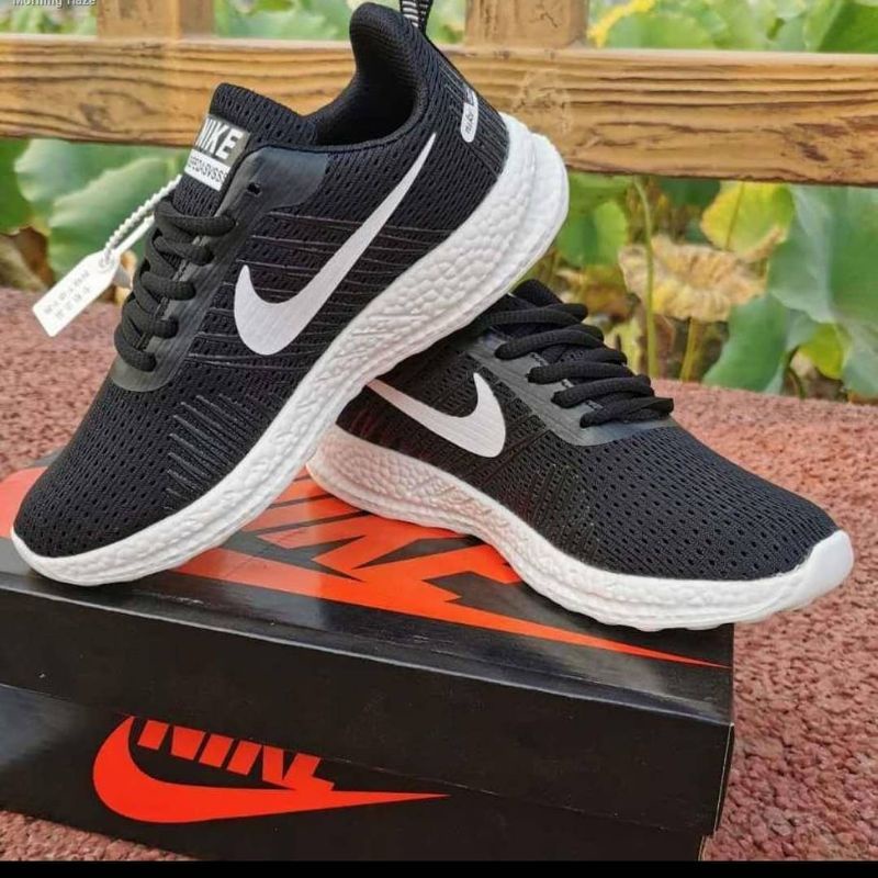 Sepatu sneaker impor Brand Adidas