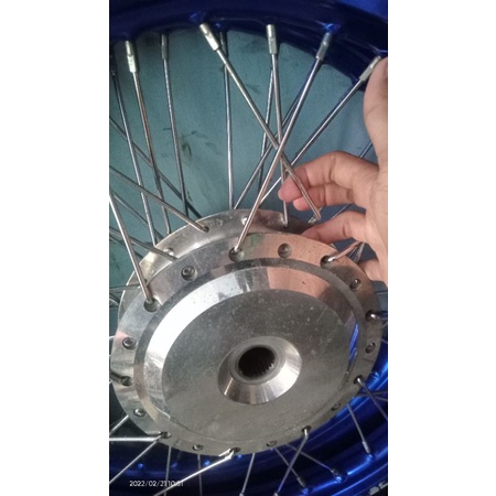VELG VARIO 150 RING 17 VROSSI 140inch termasuk ban (bekas)