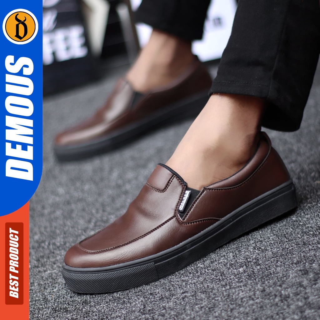 DEMOES Albed - Sepatu Slip On Pria Casual