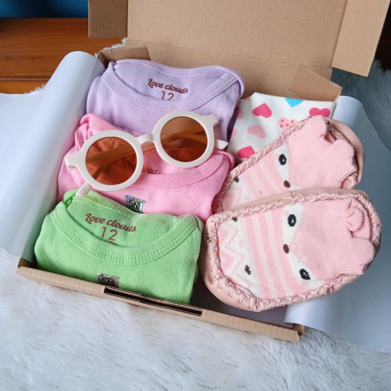 HAMPERS Kado bayi newborn jumper selimut kacamata