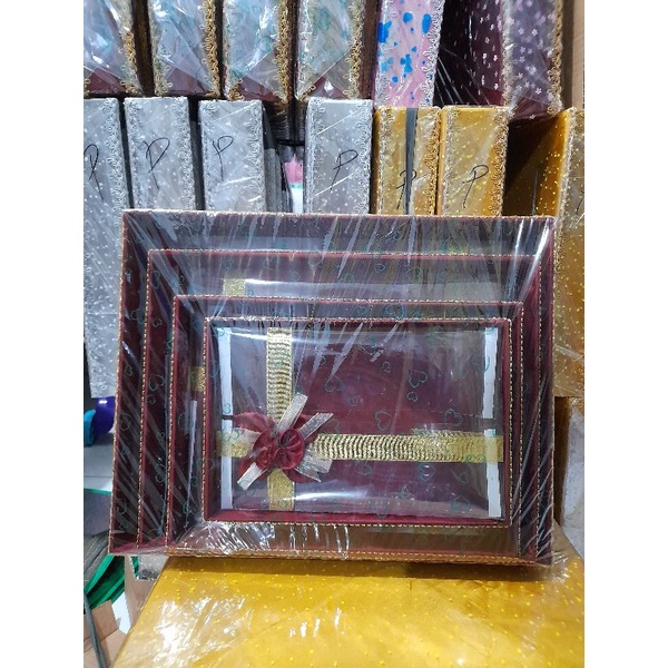 

Kotak hantaran seserahan pita full mika warna maroon