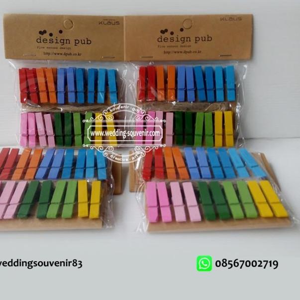 

۝ Penjepit Kayu 3.5cm Warna ۩