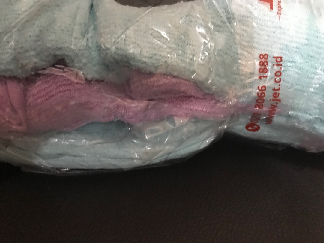 Handuk Merah Putih Jumbo 135 X 70 / Handuk Mandi Dewasa - Mowoto Viii