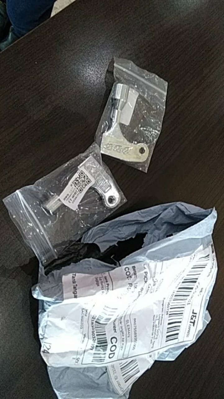 Sup Kunci Pintu / Lift Universal Bentuk Segitiga