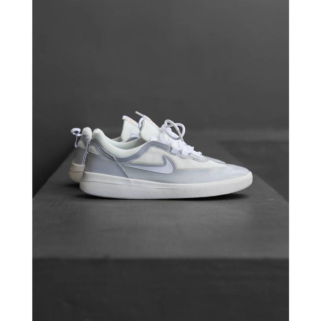 nike sb white grey