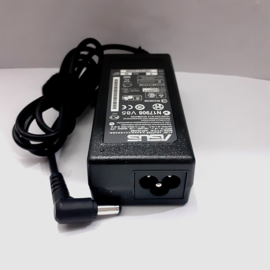 Adaptor Charger Casan AC Kabel Power Laptop Asus EXA0703YH  U43U43F U43FRF U36 U36SD U46 U46J Original