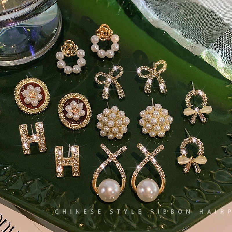 Anting Stud Desain Bunga Aksen Mutiara Bahan 925 Silver Gaya Korea Untuk Wanita