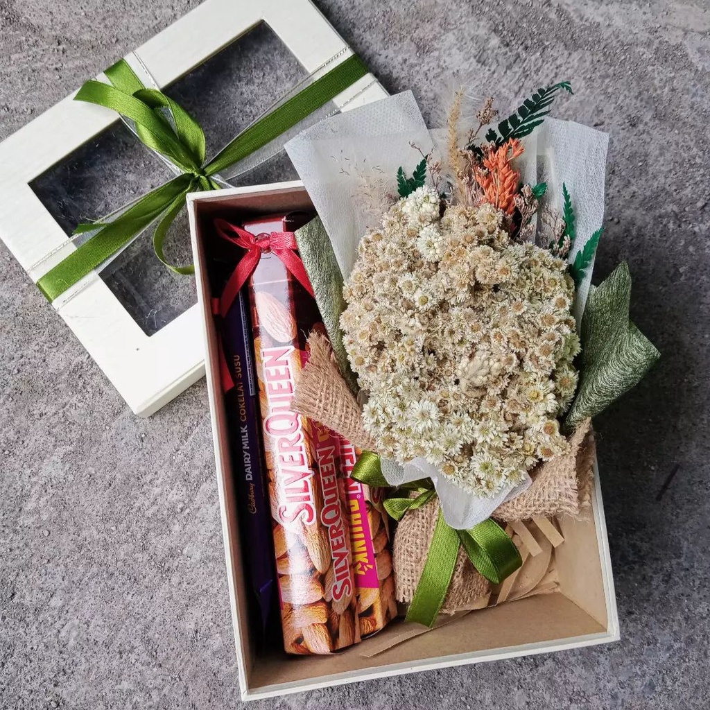 

Gift Box Hampers isi boneka Buket bunga coklat size 15x20 cm kado hadiah